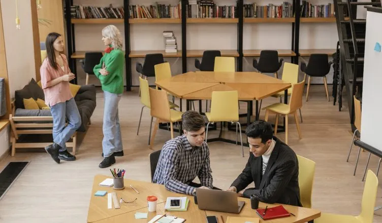 Team Meeting Startups